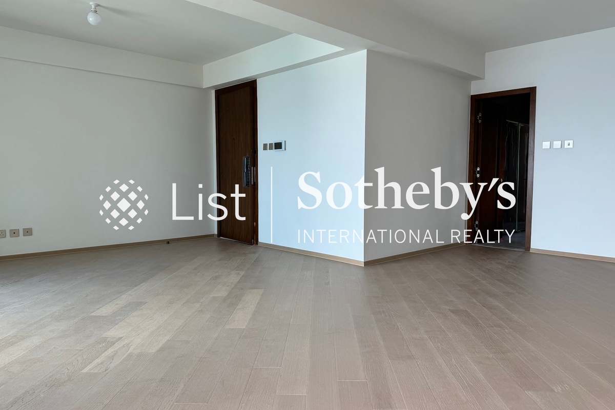 Victoria Coast Victoria Coast | Living and Dining Room