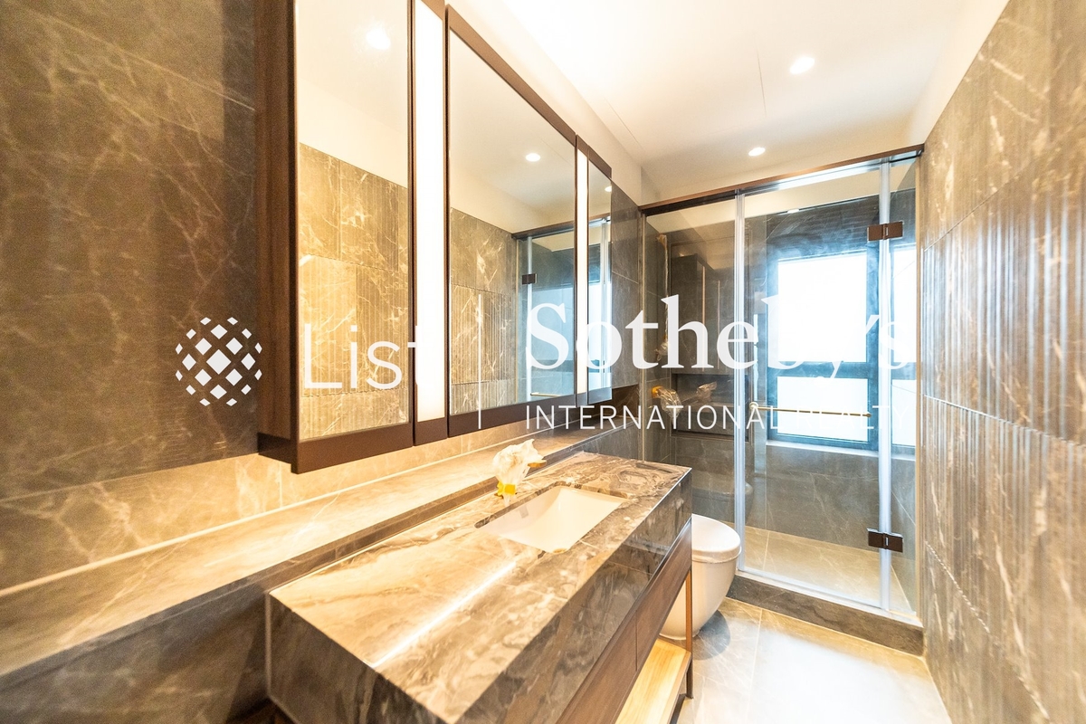 Victoria Coast Victoria Coast | Guest Bathroom