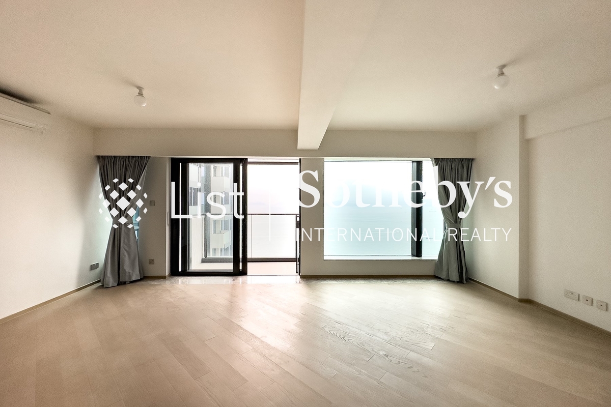 Victoria Coast Victoria Coast | Living and Dining Room