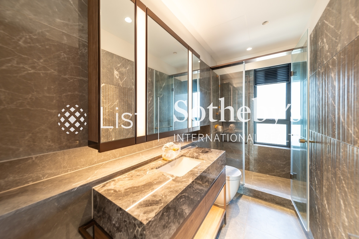 Victoria Coast Victoria Coast | Guest Bathroom