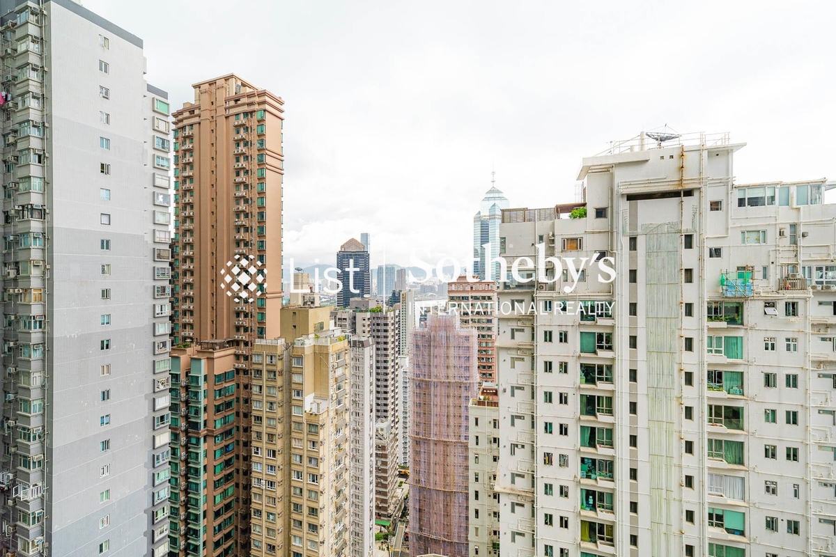 Palatial Crest 輝煌豪園 | View from Living and Dining Room