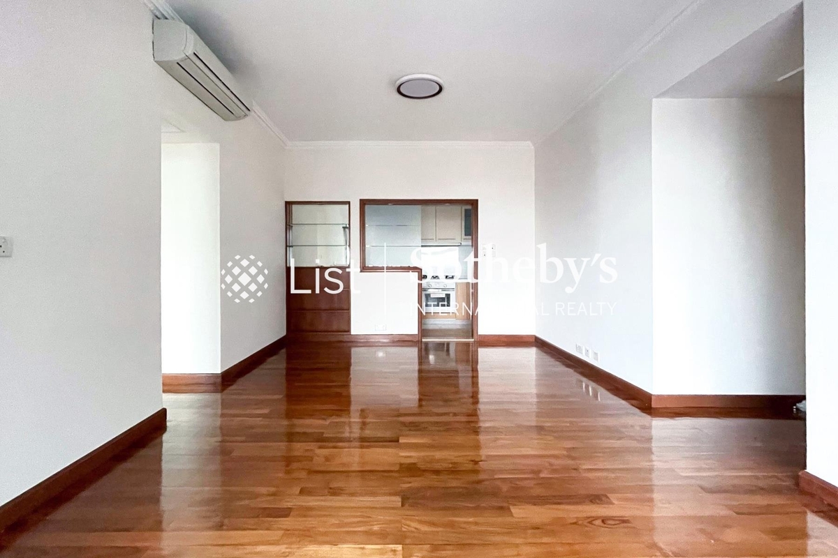 Palatial Crest 輝煌豪園 | Living and Dining Room