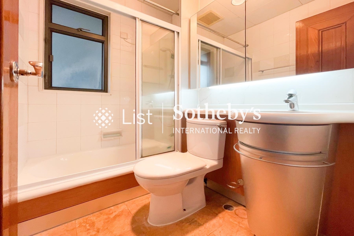 Palatial Crest 輝煌豪園 | Master Bathroom