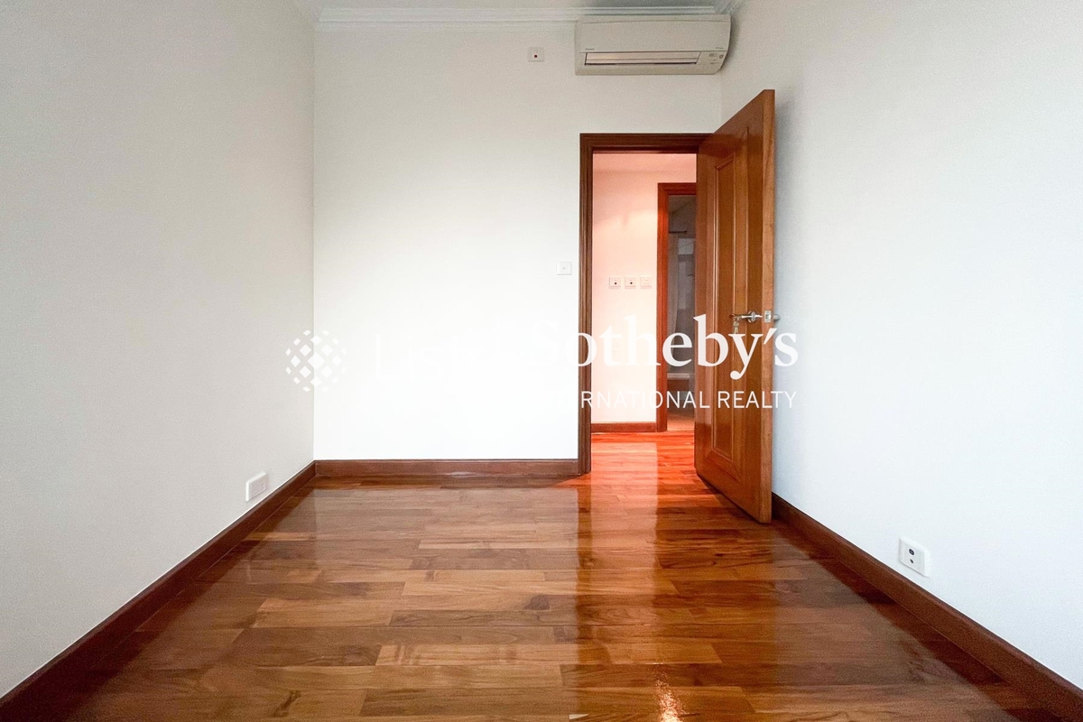 Palatial Crest 輝煌豪園 | Second Bedroom