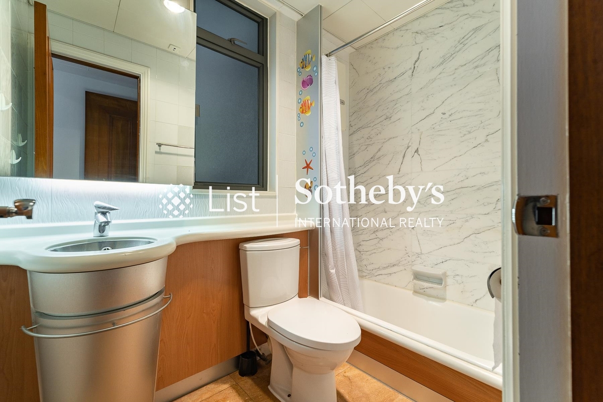 Palatial Crest 輝煌豪園 | Master Bathroom