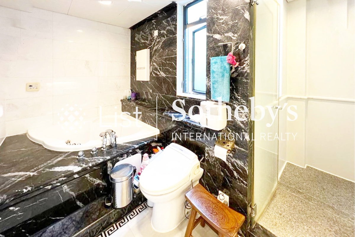 Palatial Crest 輝煌豪園 | Master Bathroom