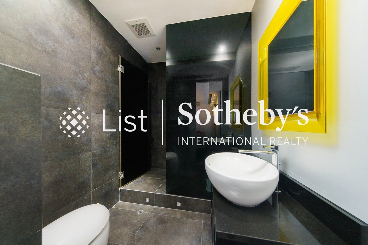 Fontana Gardens 豪園 | Guest Powder Room