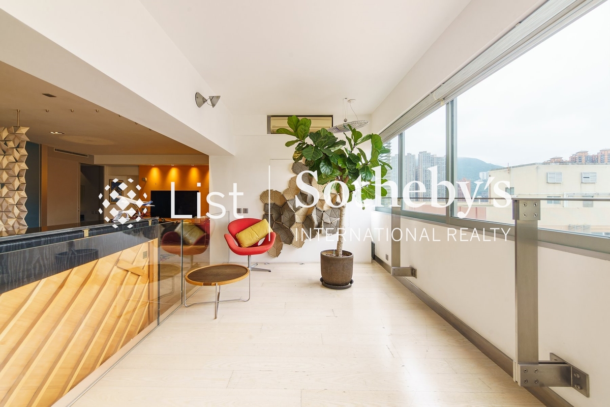 Fontana Gardens 豪園 | Balcony off Living Room