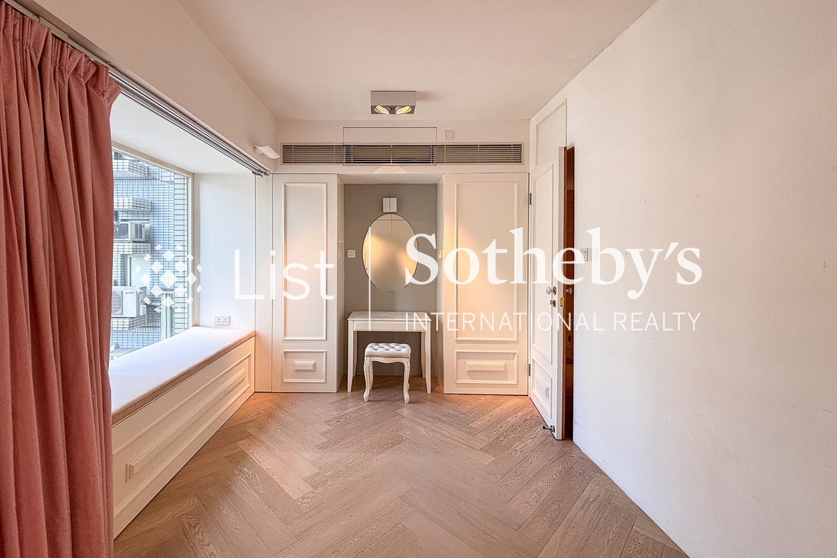 Centre Stage 聚賢居 | Master Bedroom