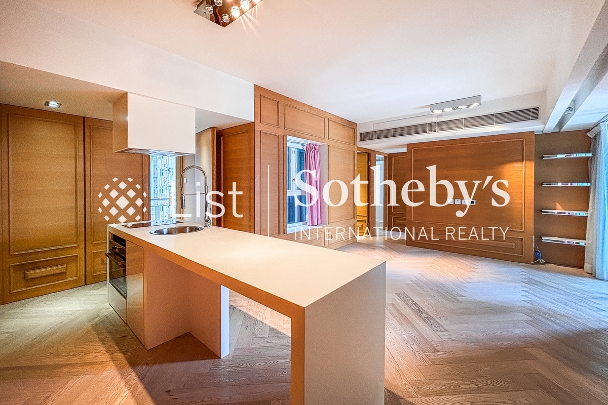 Centre Stage 聚賢居 | Living and Dining Room