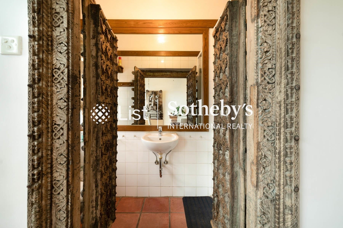 Hatton House 赫頓大廈 | Guest Bathroom