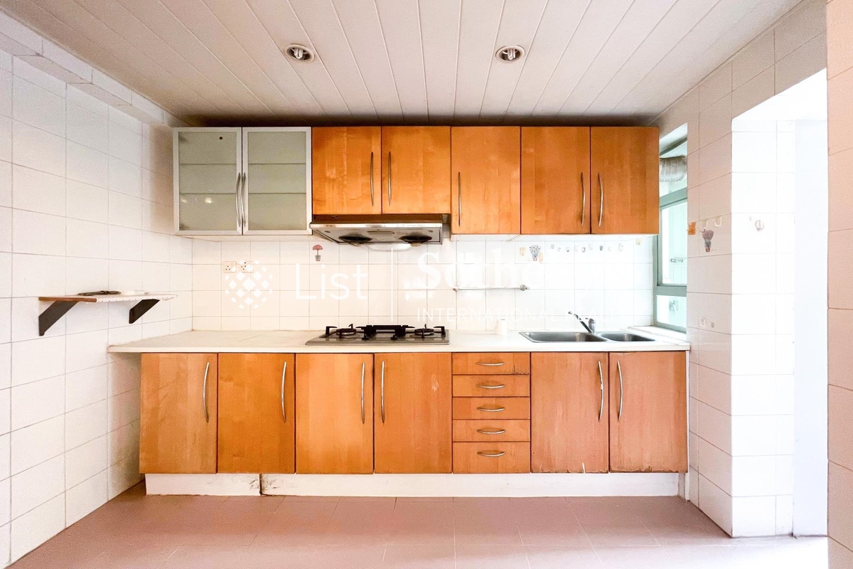 Carol Mansion 嘉華大廈 | Open Kitchen