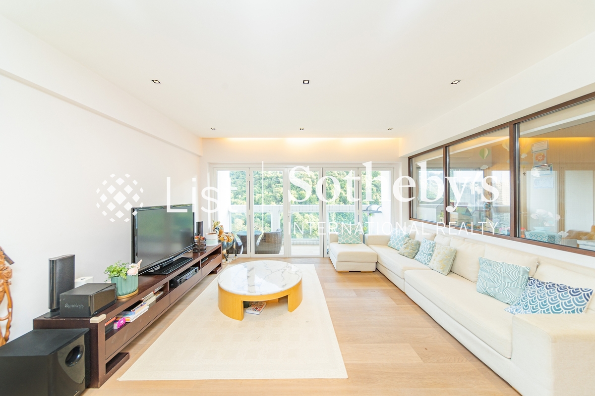 Realty Gardens 聯邦花園 | Living and Dining Room