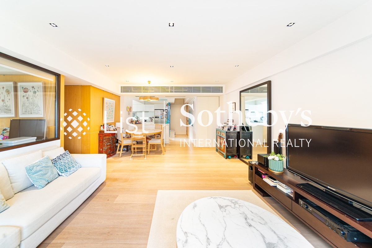 Realty Gardens 聯邦花園 | Living and Dining Room