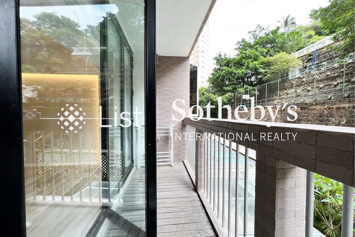 Realty Gardens 联邦花园 | Balcony off Living and Dining Room