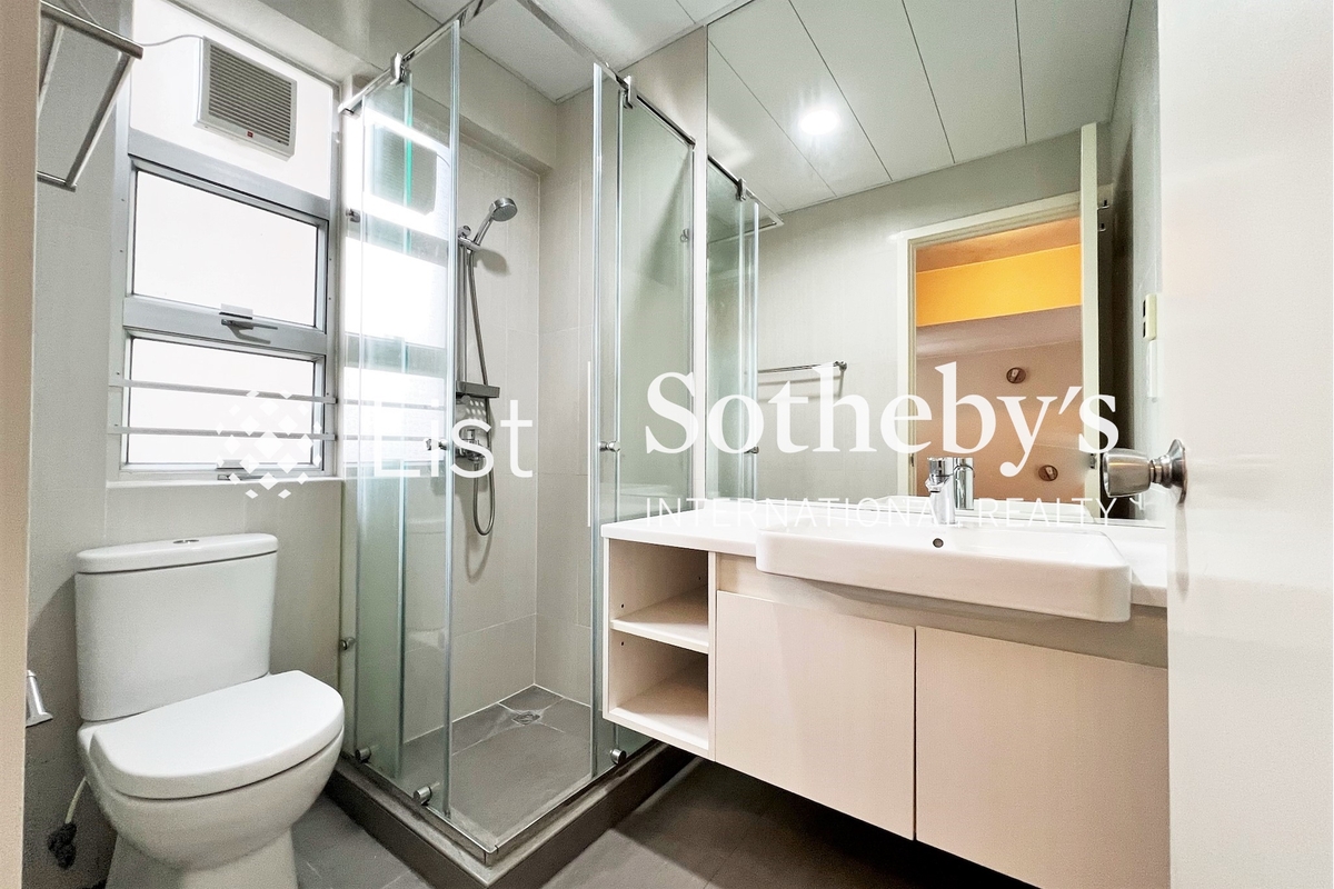 Realty Gardens 联邦花园 | Master Bathroom