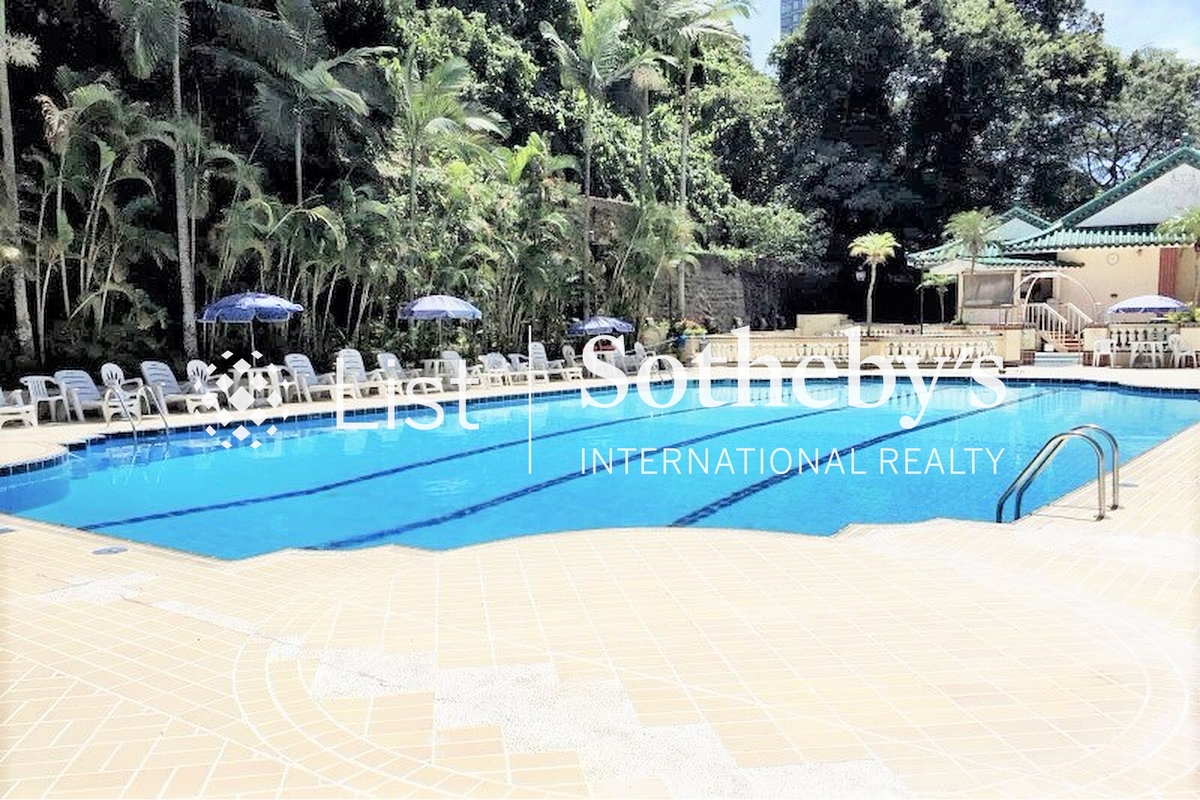 Realty Gardens 聯邦花園 | Communal Outdoor Swimming Pool
