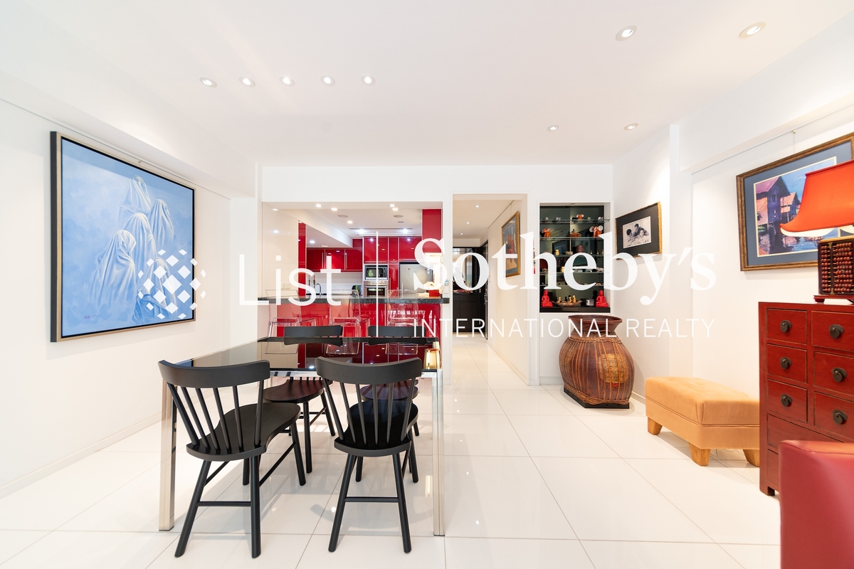 Realty Gardens 聯邦花園 | Living and Dining Room