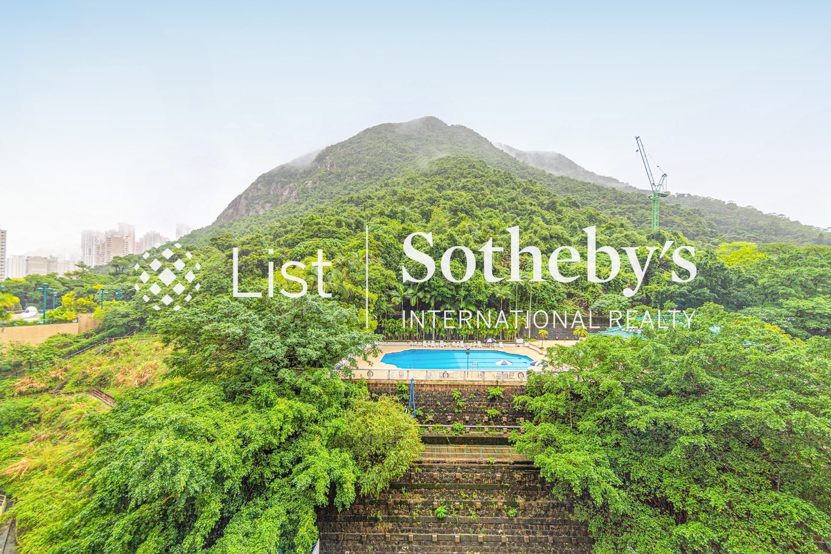 Realty Gardens 联邦花园 | View from Living and Dining Room