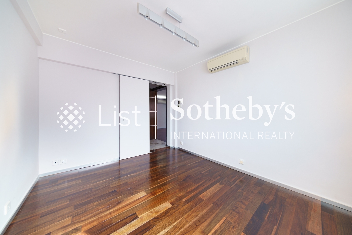 Butler Towers 柏麗園 | Fourth Bedroom