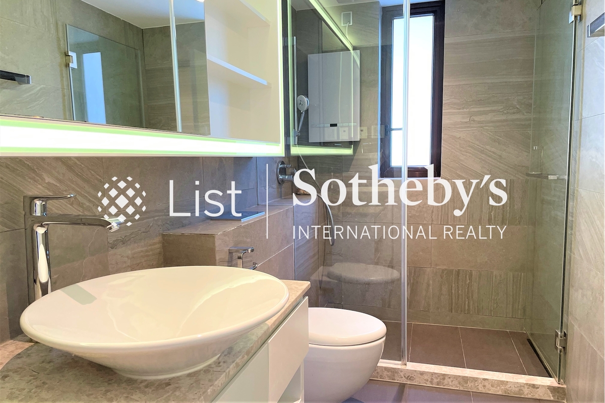 Butler Towers 柏麗園 | Master Bathroom