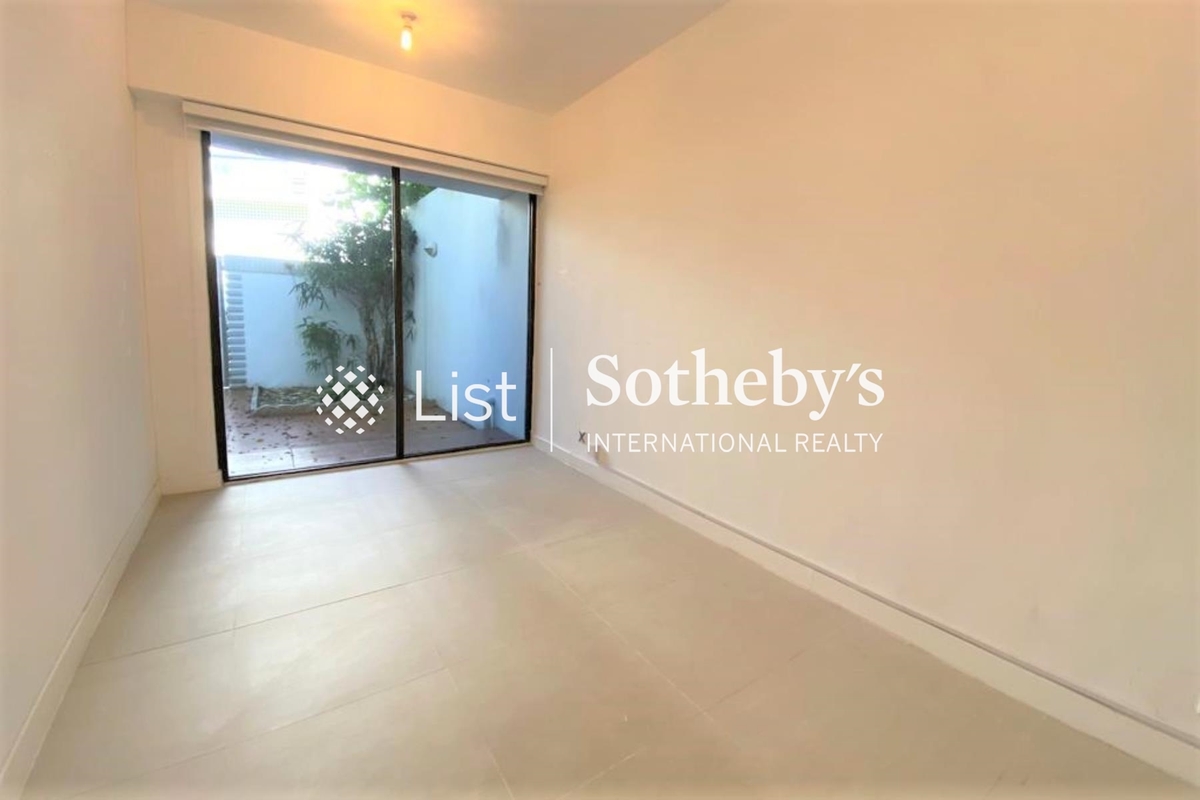 Burnside Villa 濱景園 | Fourth Bedroom