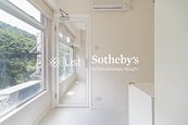 Wing On Towers 永安閣 | Walk-in Closet in Master Bedroom