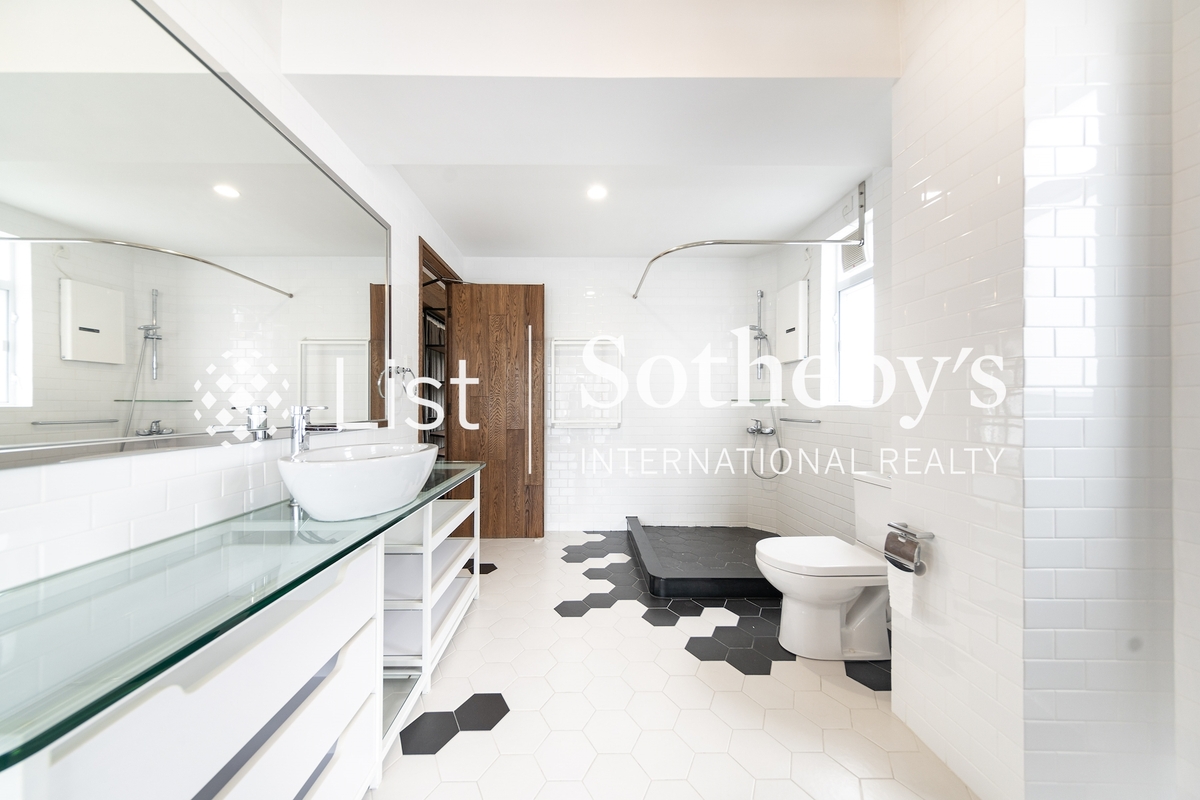 Wing On Towers 永安閣 | Master Bathroom