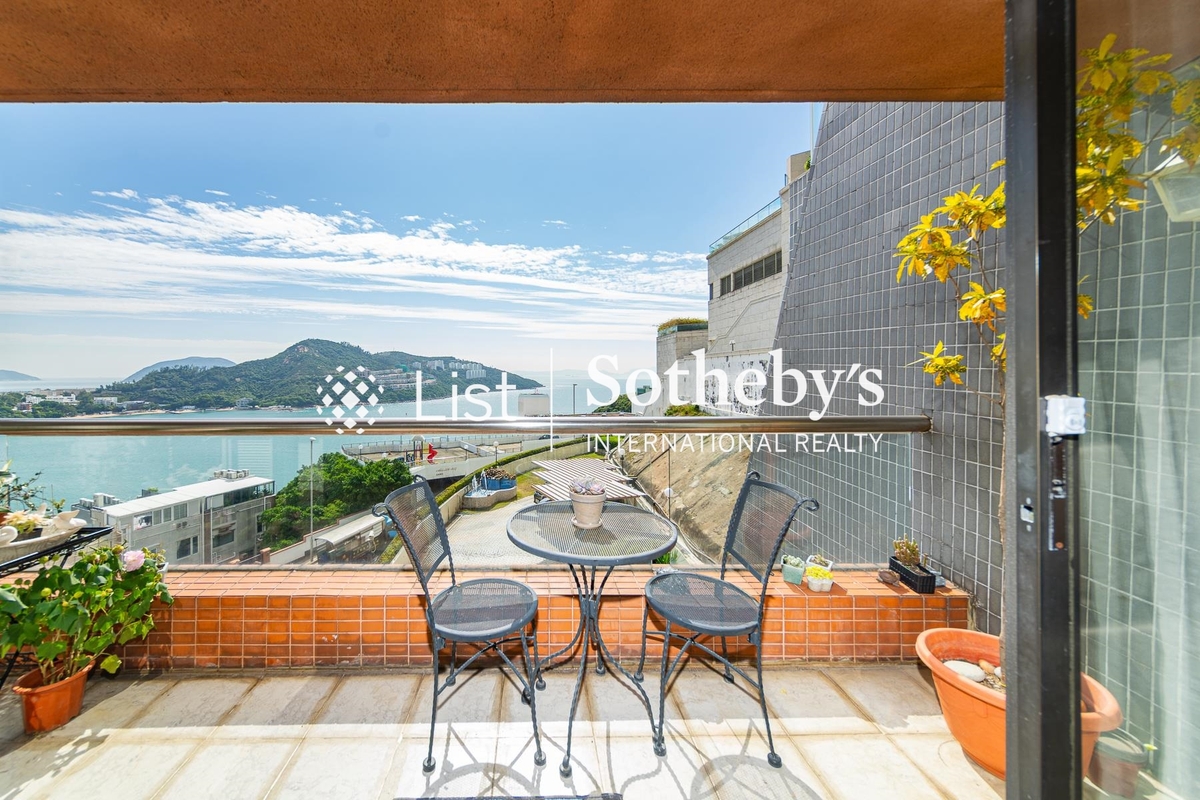Pinewaver Villas 松涛小筑 | Balcony off Living Room