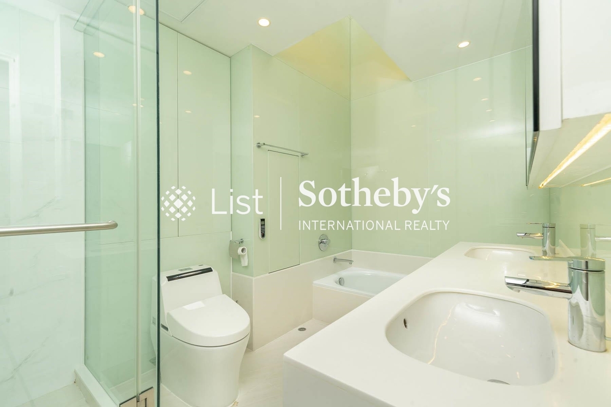 Pinewaver Villas 松濤小築 | Master Bathroom