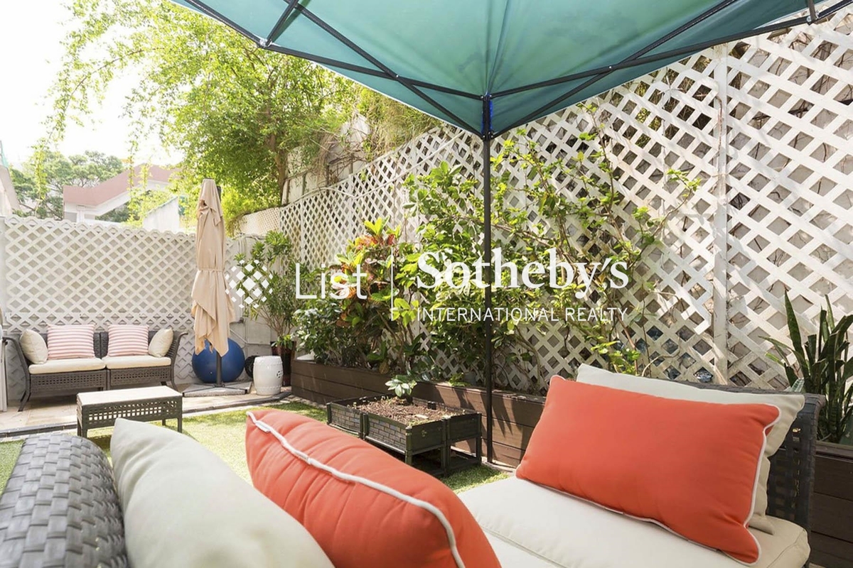 Cypresswaver Villas 柏濤小築 | Private Garden off Living and Dining Room