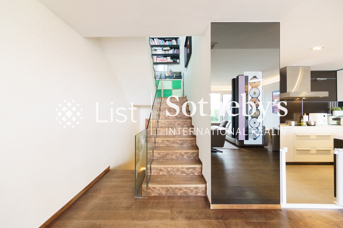 Cypresswaver Villas 柏涛小筑 | Internal Staircase