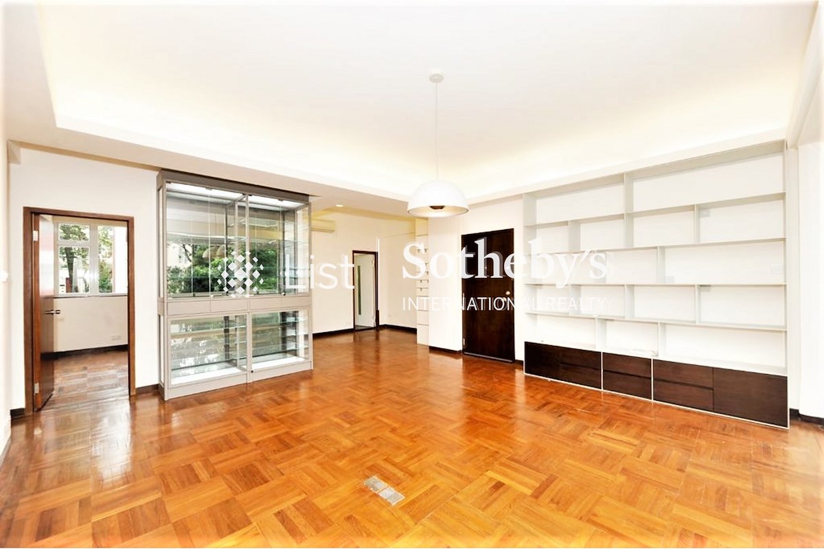 2-6A Wilson Road 衛信道2-6A號 | Living and Dining Room