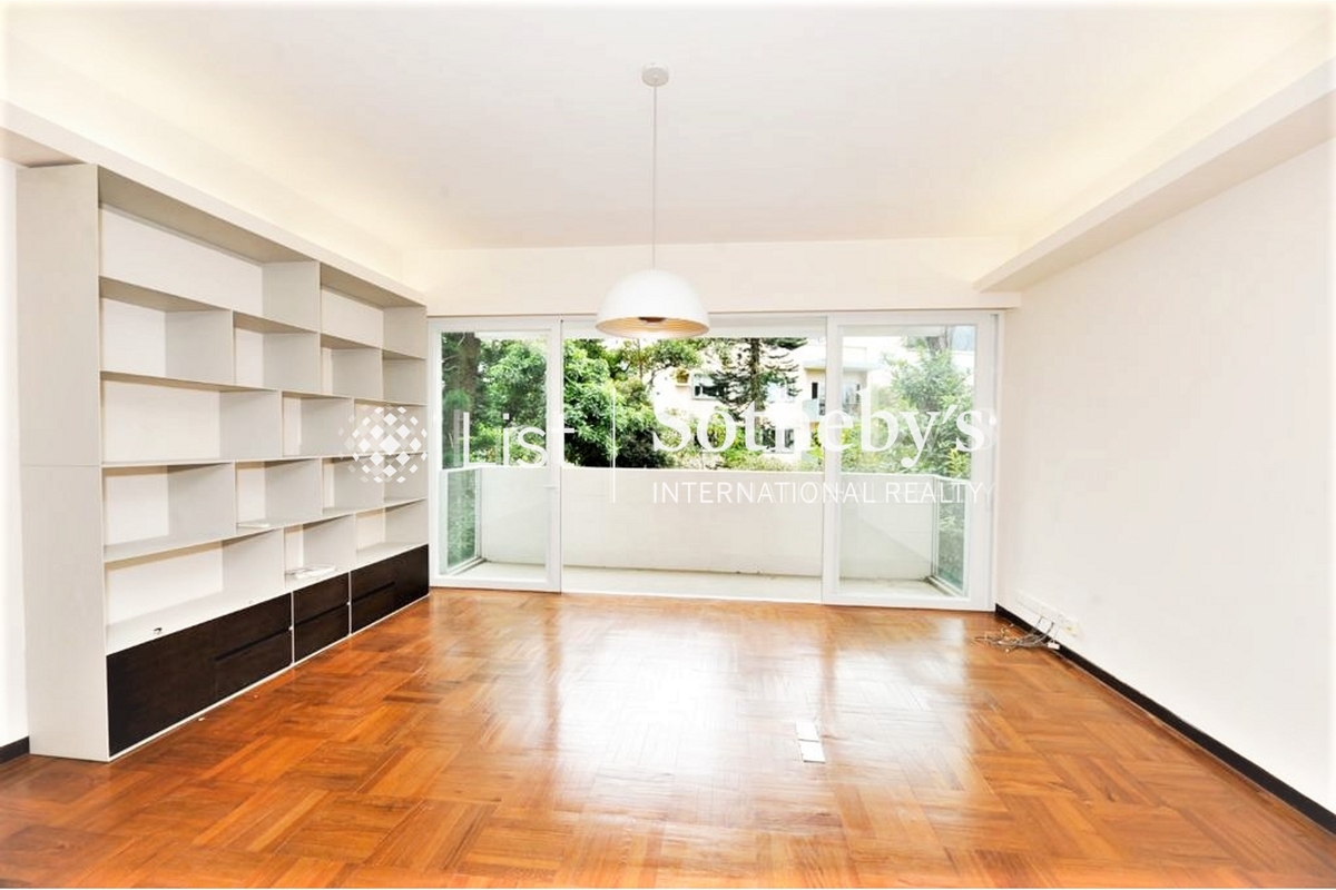 2-6A Wilson Road 衛信道2-6A號 | Living and Dining Room