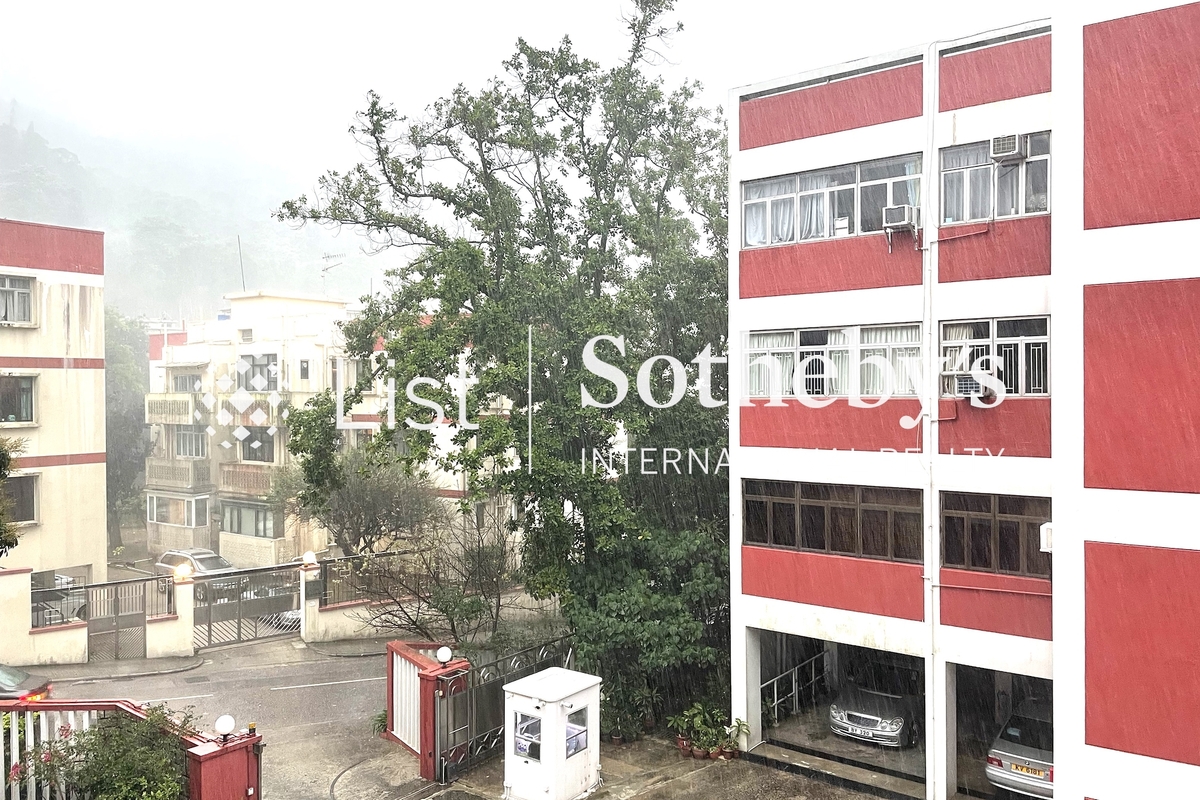 2-6A Wilson Road 衛信道2-6A號 | View from Living and Dining Room