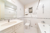 Hilltop Mansion 峰景大廈 | Guest Bathroom