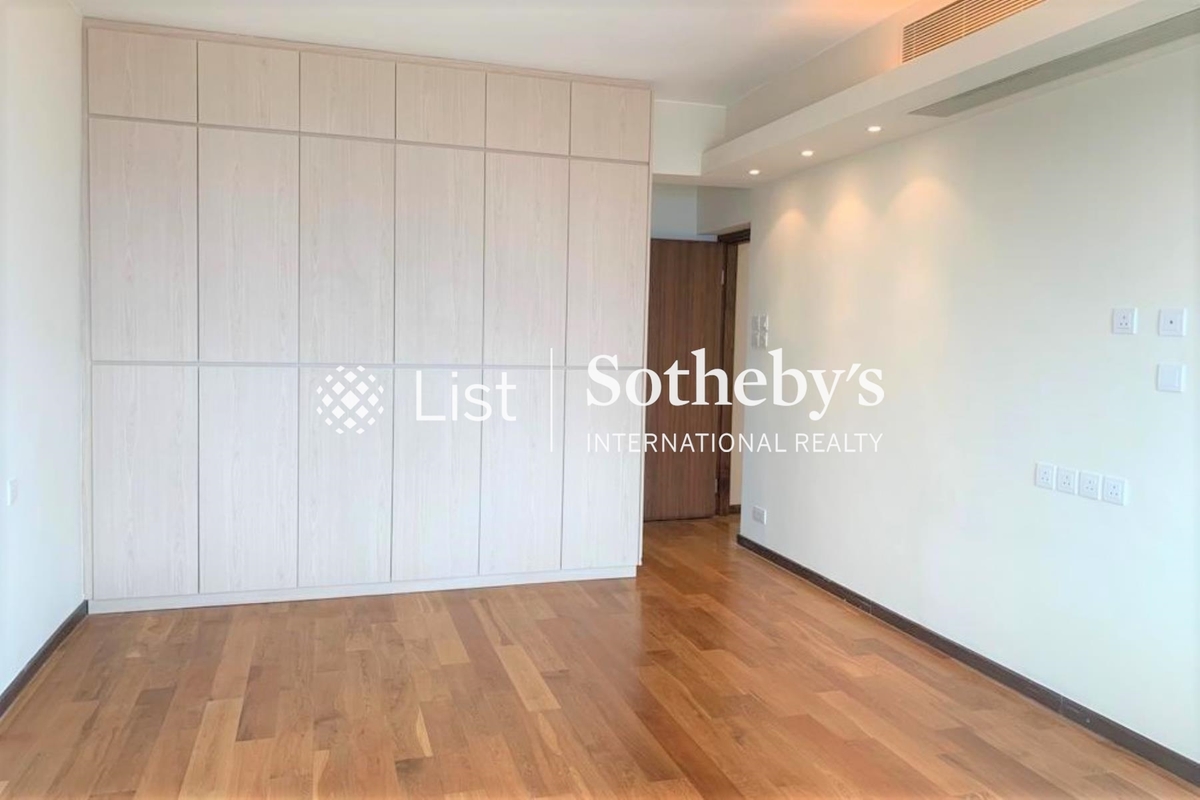 Hilltop Mansion 峰景大廈 | Master Bedroom