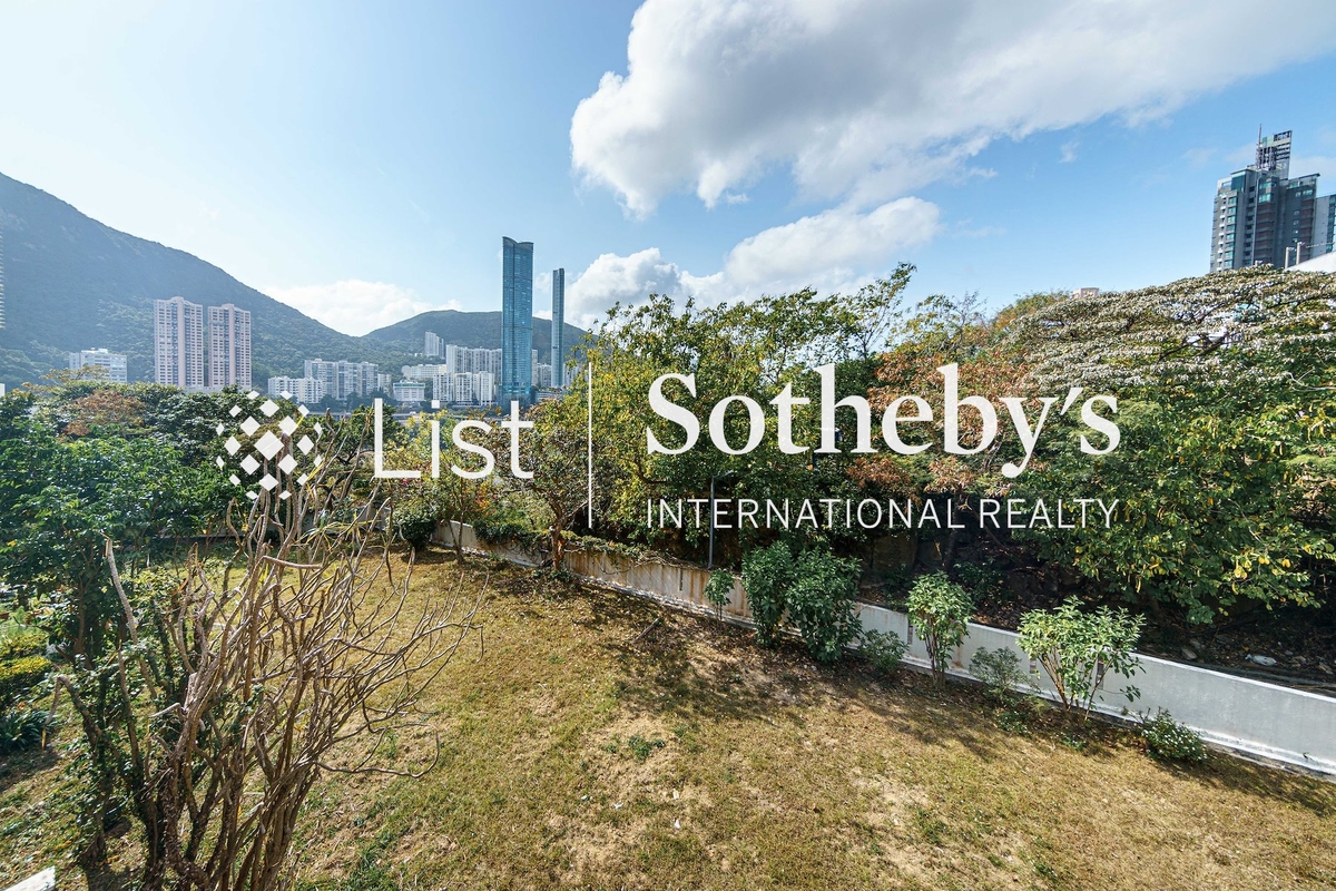 Cooper Villa 沃柏臺 | View from Living and Dining Room