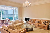 Jardine Terrace 渣甸臺 | Living and Dining Room