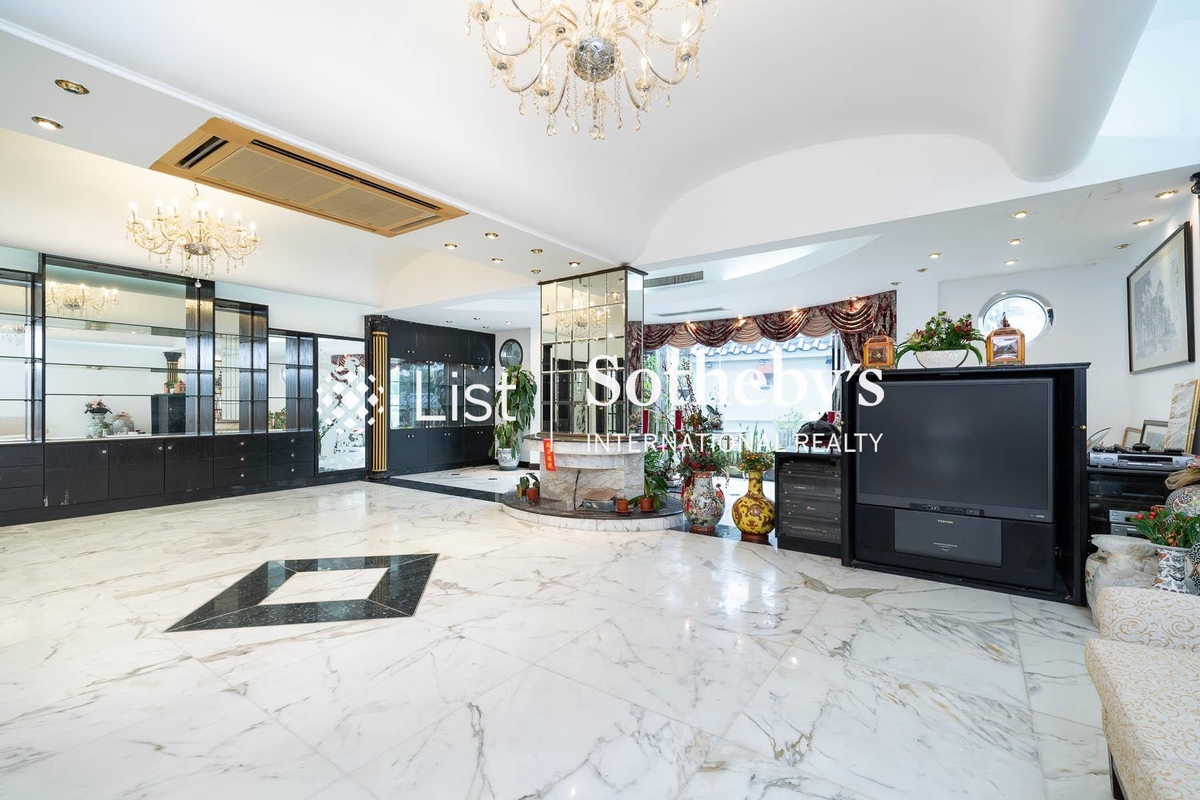 Jardine Terrace 渣甸臺 | Living and Dining Room