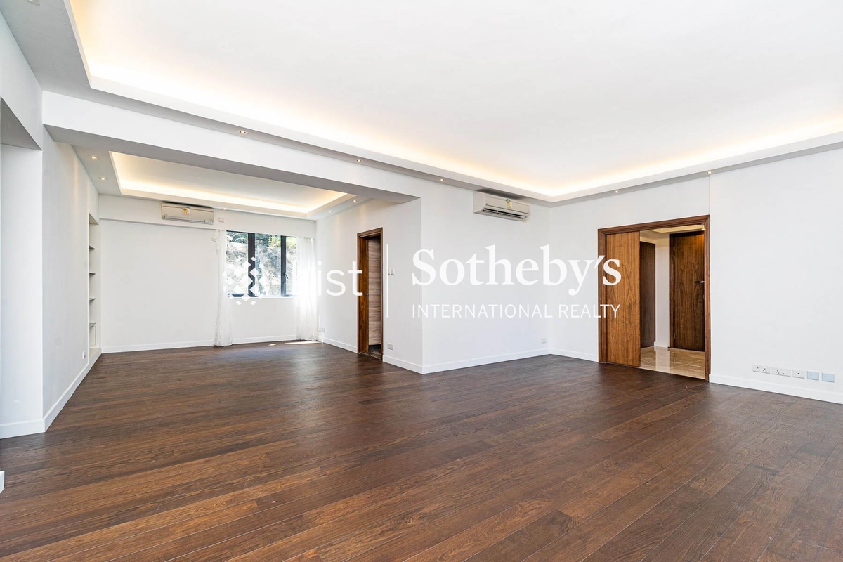 Magazine Gap Towers 馬己仙峽道15號 | Living and Dining Room