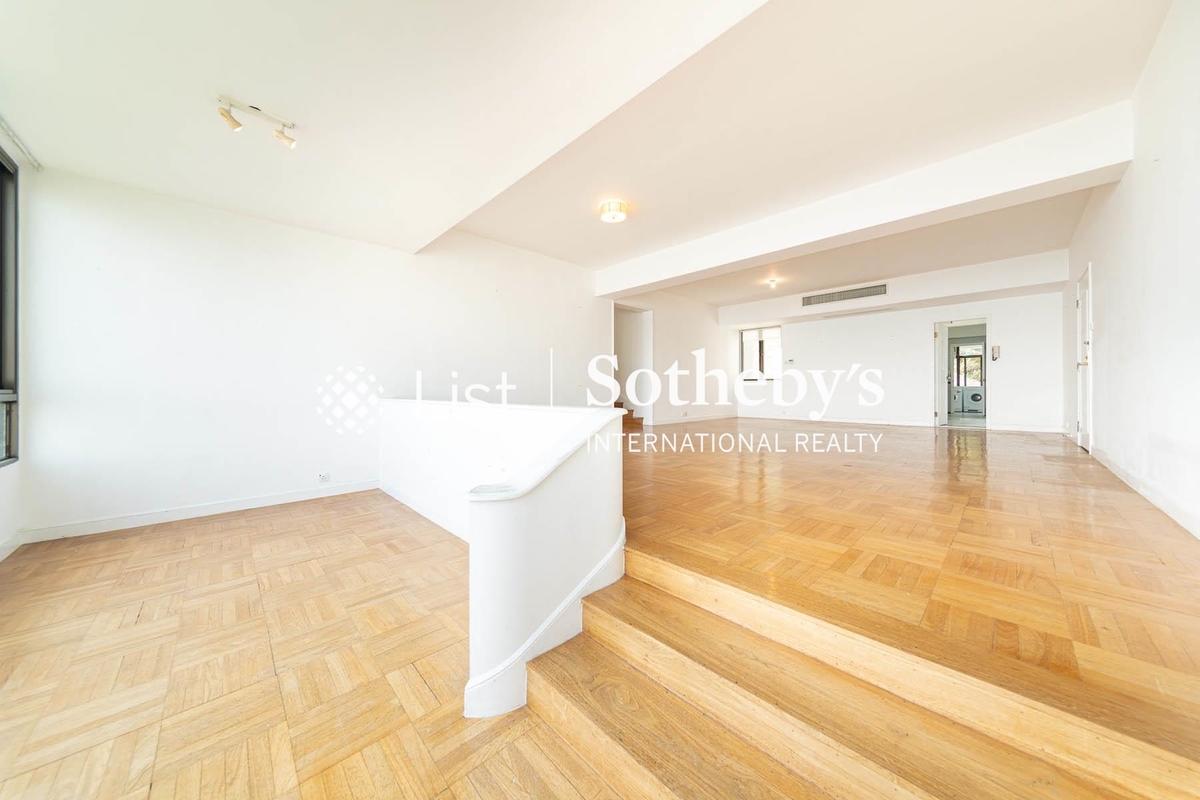 Magazine Heights 馬己仙大廈 | Living and Dining Room