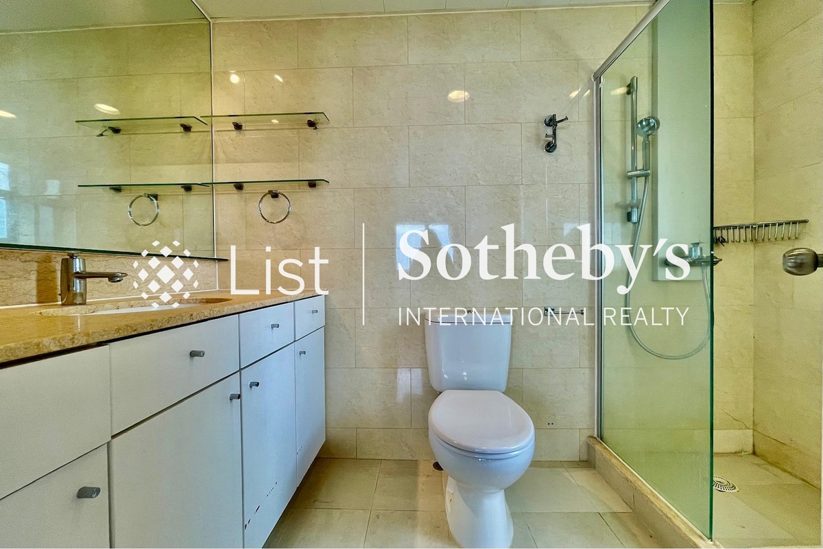 Magazine Heights 馬己仙大廈 | Master Bathroom