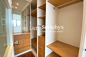 Magazine Heights 馬己仙大廈 | Walk-in Closet in Master Bedroom