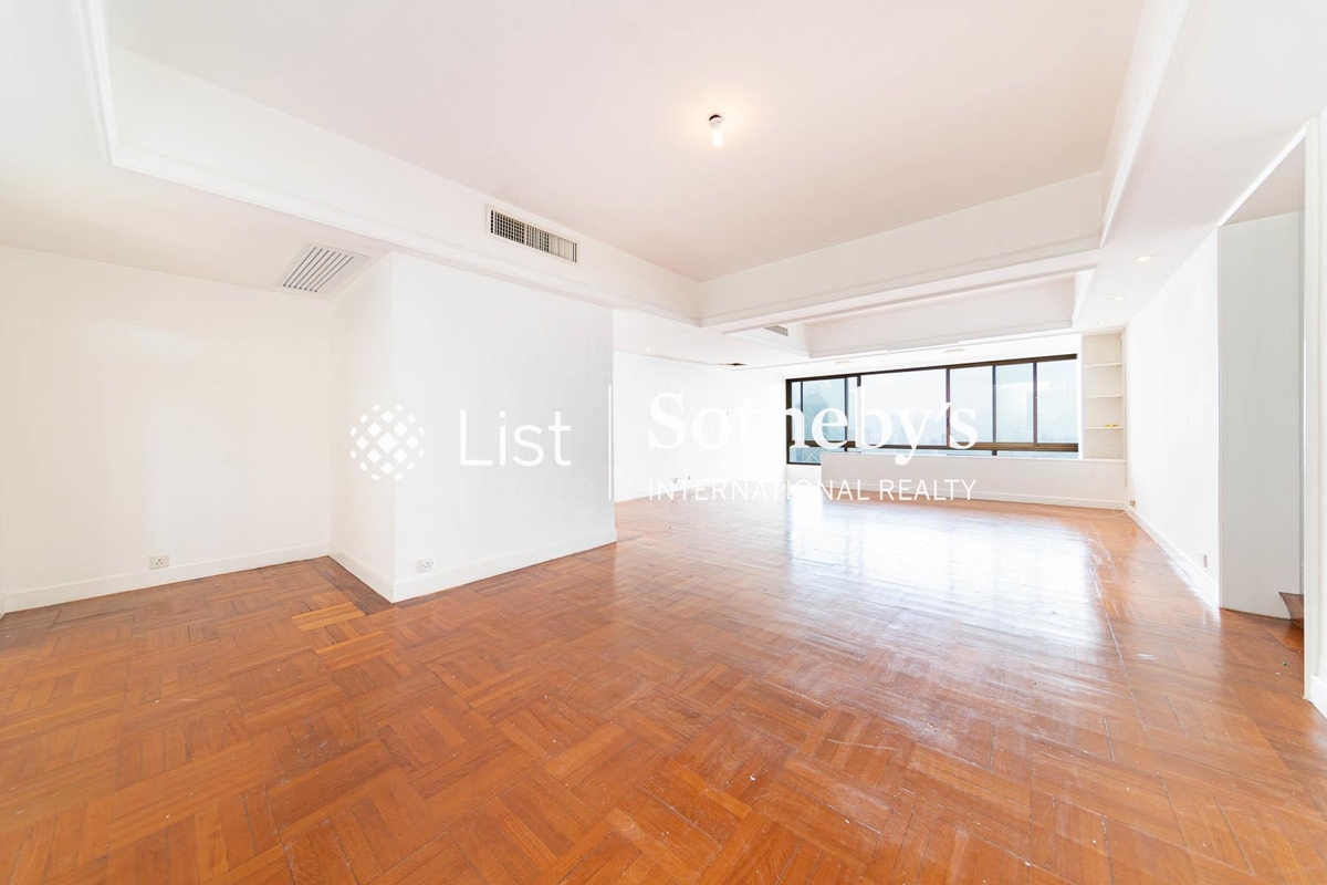 Magazine Heights 馬己仙大廈 | Living and Dining Room