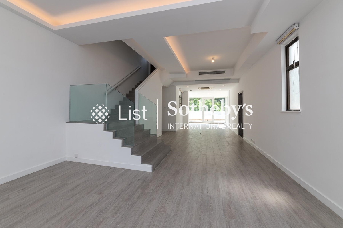 3 Consort Rise 金粟街3號 | Living Room to Private Terrace