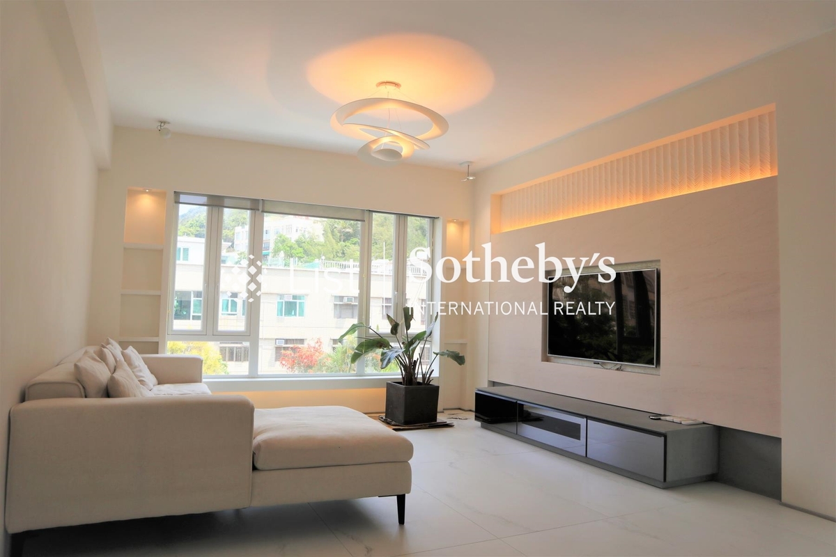 Jardine Court 渣甸園 | Living Room