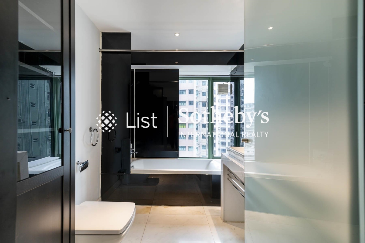 No.1 Star Street 匯星壹號 | Master Bathroom