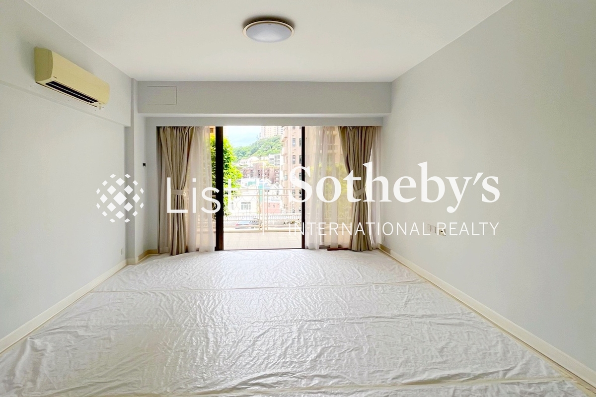 Shuk Yuen Building 菽园新台 | Living and Dining Room