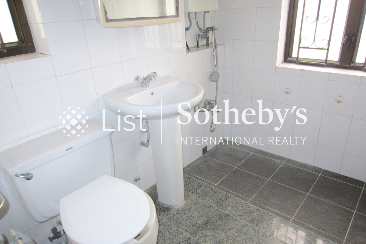 11-15 Briar Avenue 比雅道11-15號 | Master Bathroom